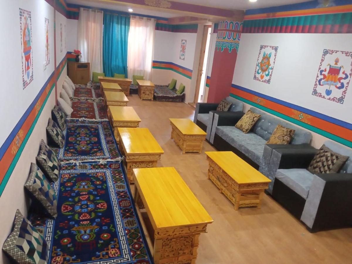 Gaywoo Guest House เลห์ ภายนอก รูปภาพ