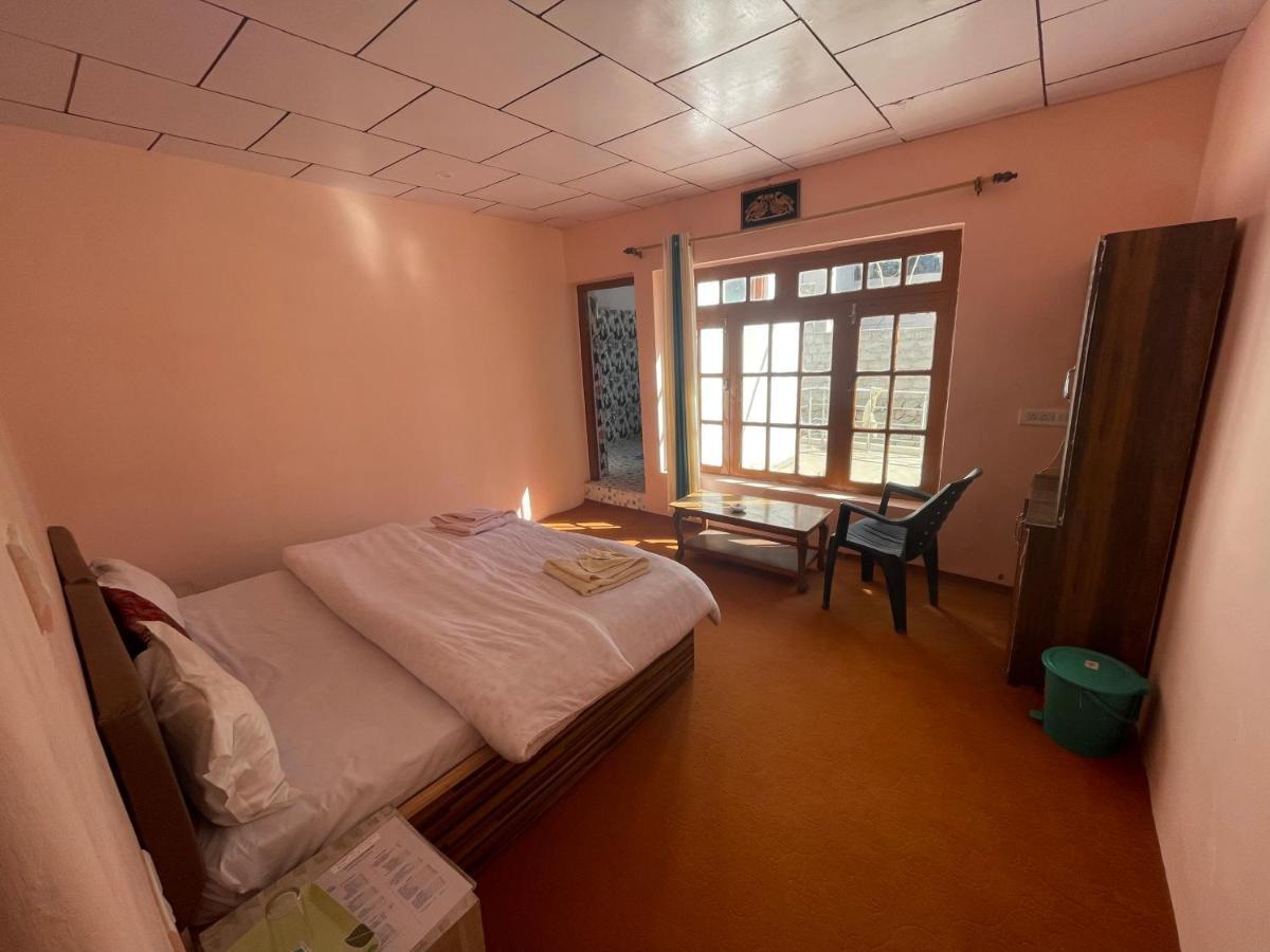 Gaywoo Guest House เลห์ ภายนอก รูปภาพ